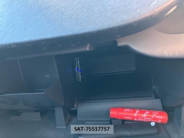 Renault KANGOO 2020-06 8037922-24