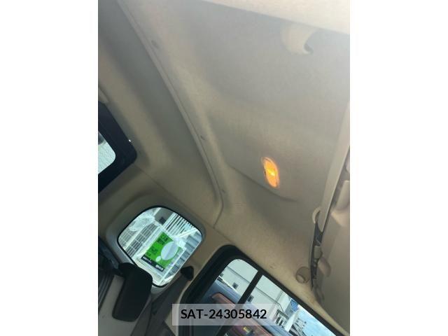 Renault KANGOO 2017-11 8209861-10