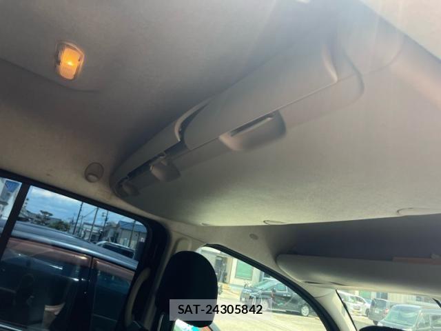Renault KANGOO 2017-11 8209861-11