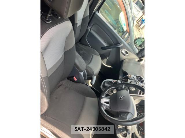 Renault KANGOO 2017-11 8209861-16
