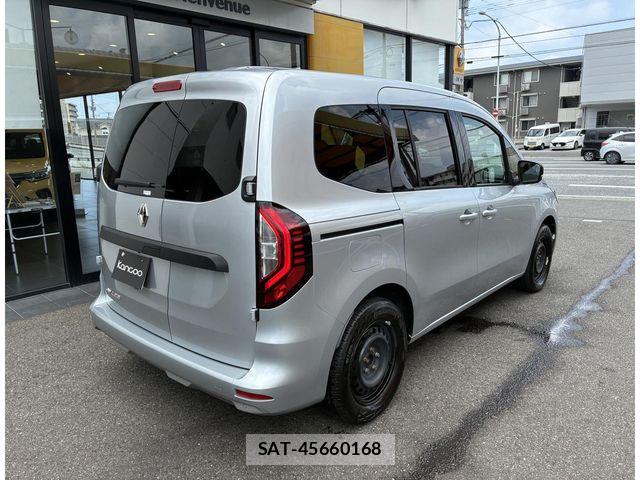 Renault KANGOO 2025-07 8209858-2