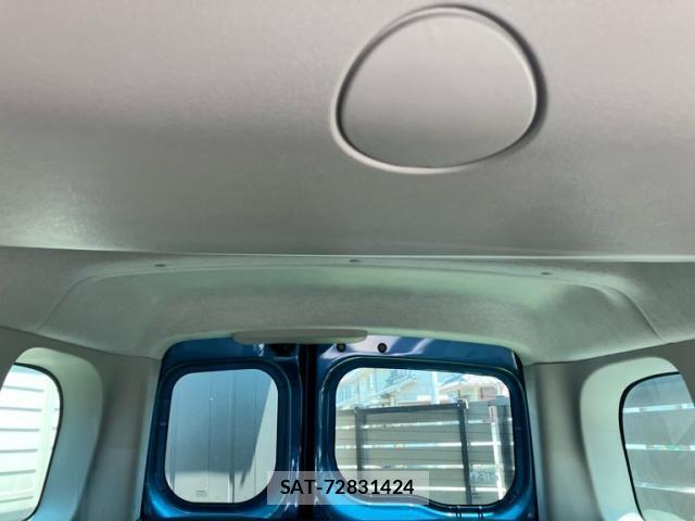 Renault KANGOO 2018-03 8316719-22