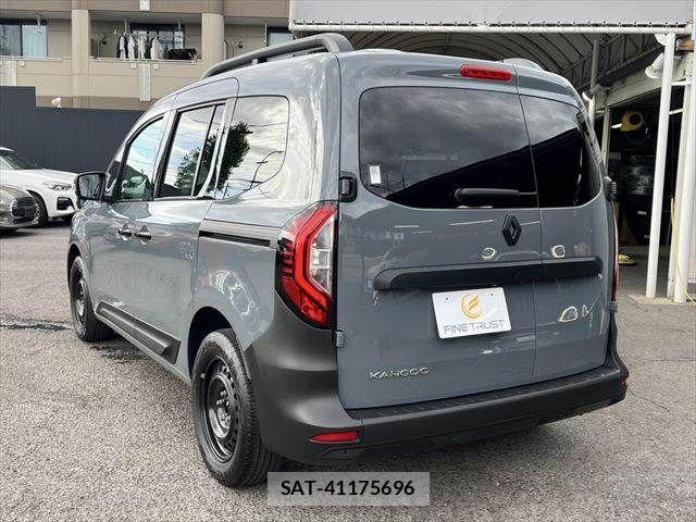 Renault KANGOO 2023-12 8368342-17