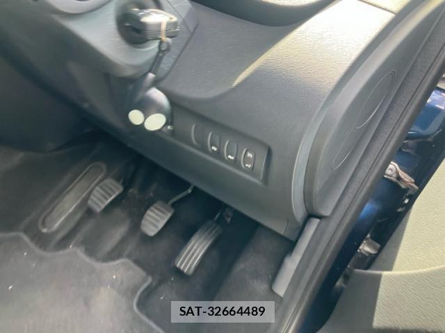 Renault KANGOO 2016-12 8527013-11