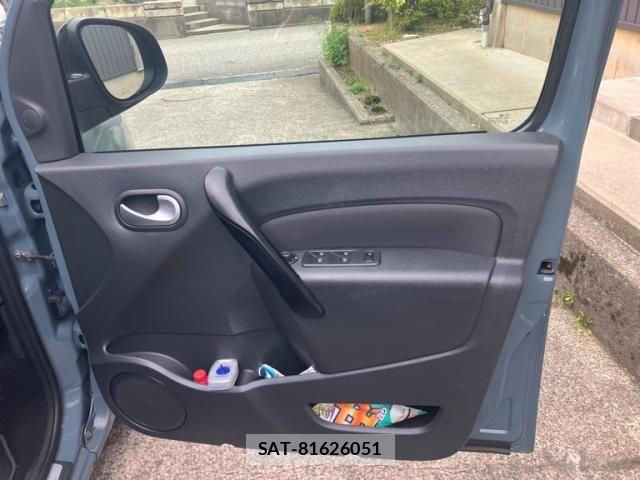 Renault KANGOO 2018-03 8745531-9