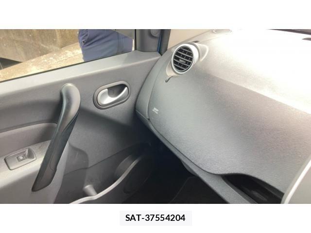 Renault KANGOO 2018-11 8745534-21