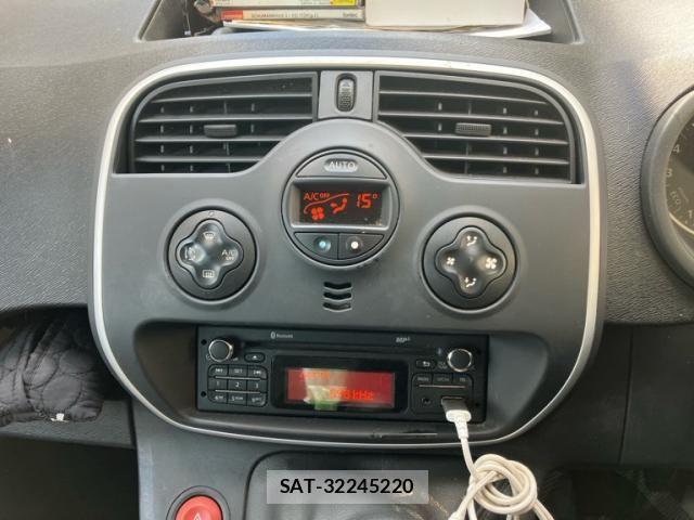 Renault KANGOO 2018-03 8831315-19