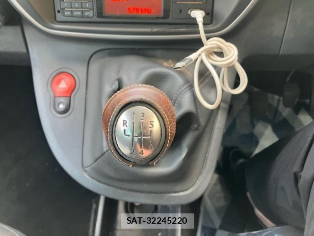 Renault KANGOO 2018-03 8831315-20
