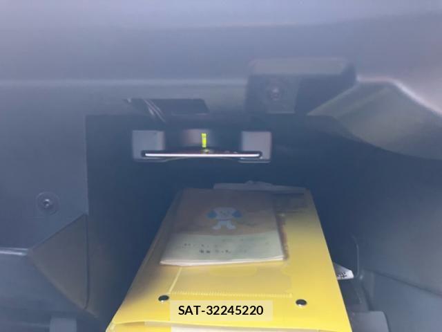 Renault KANGOO 2018-03 8831315-21