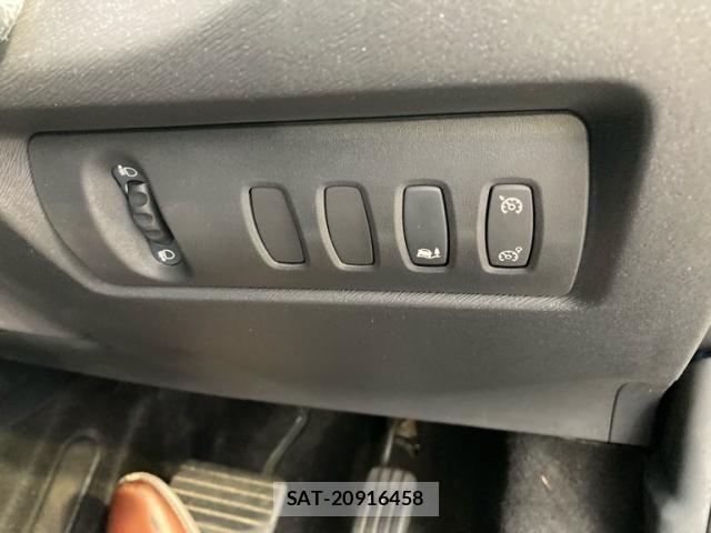 Renault KANGOO 2016-10 8848061-18