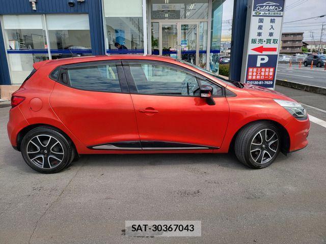 Renault LUTECIA 2015-01 916571-15