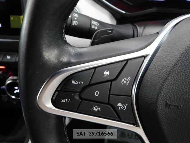 Renault LUTECIA 2020-10 1208348-17