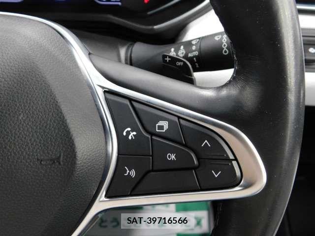 Renault LUTECIA 2020-10 1208348-18