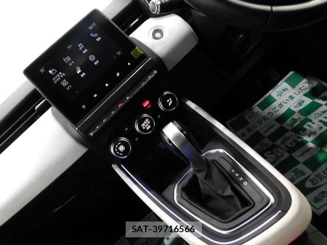 Renault LUTECIA 2020-10 1208348-3