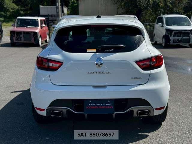 Renault LUTECIA 2014-06 2447967-10