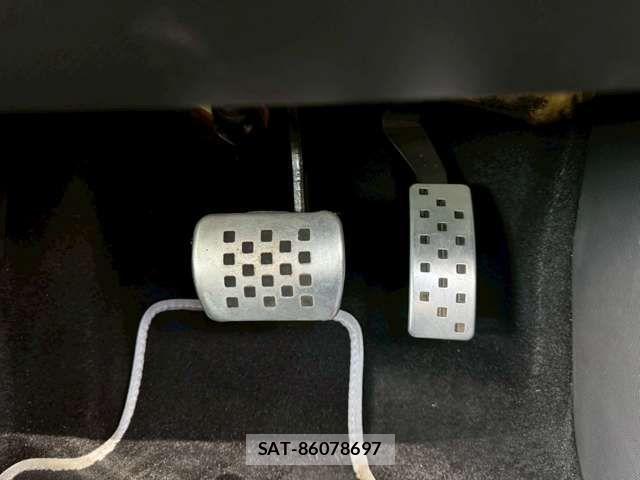 Renault LUTECIA 2014-06 2447967-15