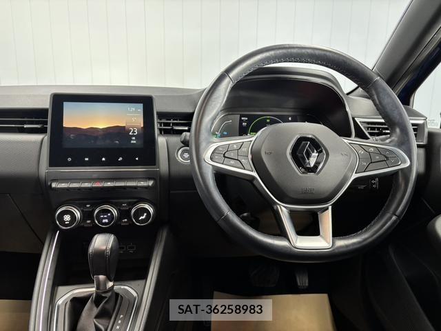 Renault LUTECIA 2022-06 2675308-11