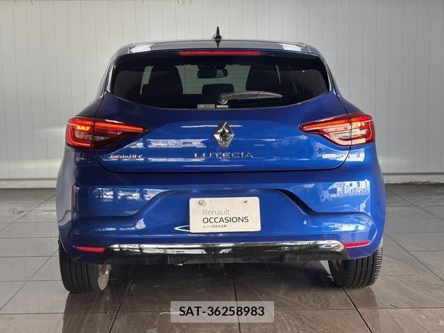 Renault LUTECIA 2022-06 2675308-15