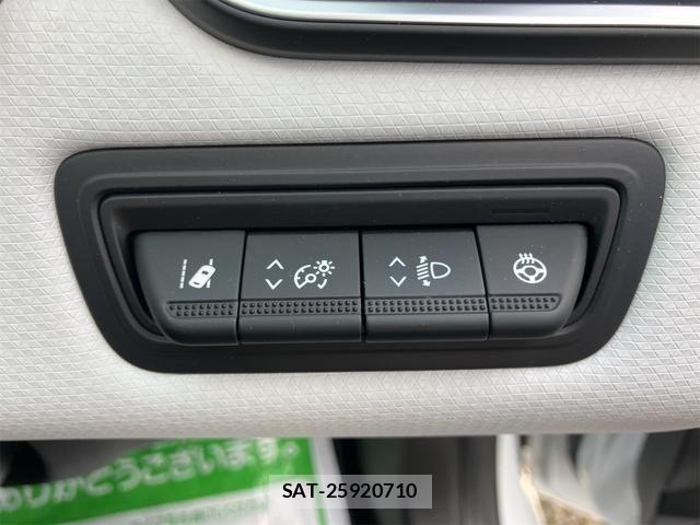 Renault LUTECIA 2021-02 3385212-13