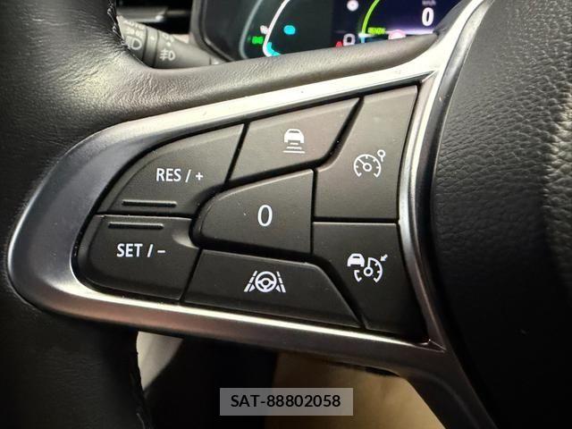 Renault LUTECIA 2023-08 5876951-6