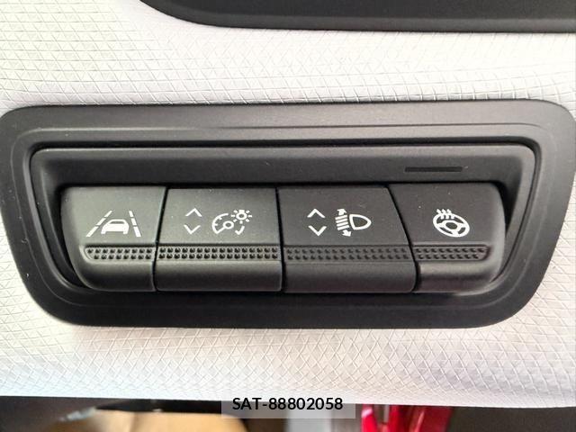 Renault LUTECIA 2023-08 5876951-7
