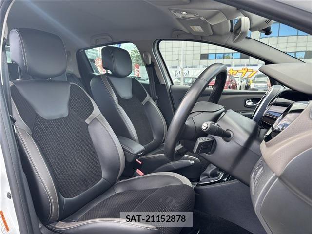 Renault LUTECIA 2019-11 6614444-11