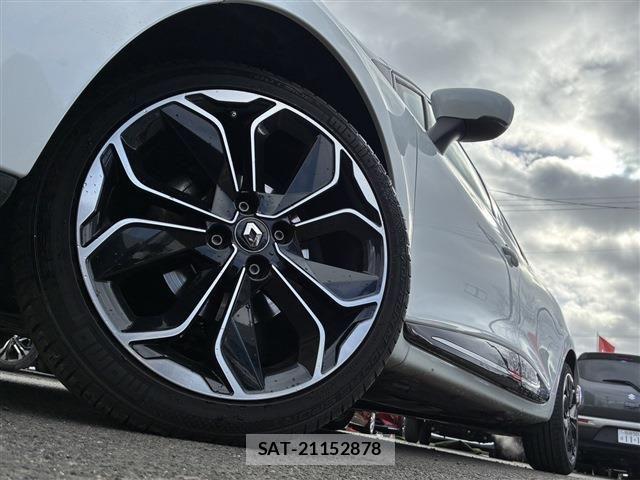 Renault LUTECIA 2019-11 6614444-8