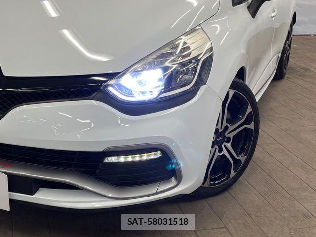 Renault LUTECIA 2017-06 6816900-10