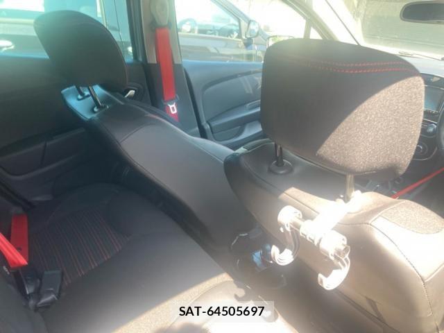 Renault LUTECIA 2018-11 6997727-11