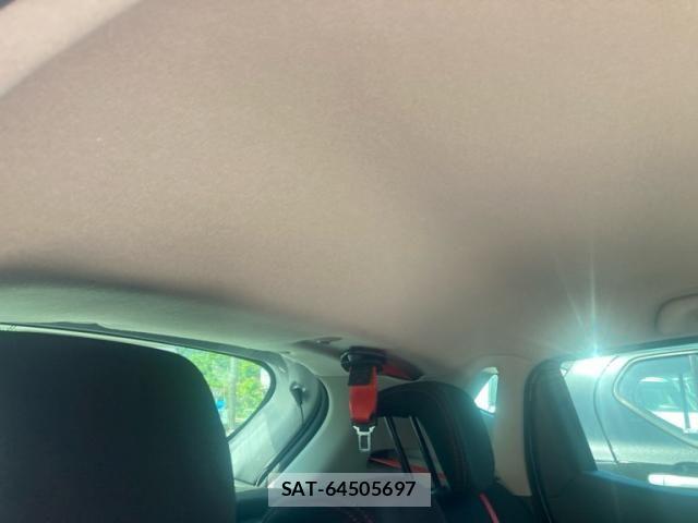 Renault LUTECIA 2018-11 6997727-12
