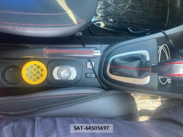Renault LUTECIA 2018-11 6997727-23