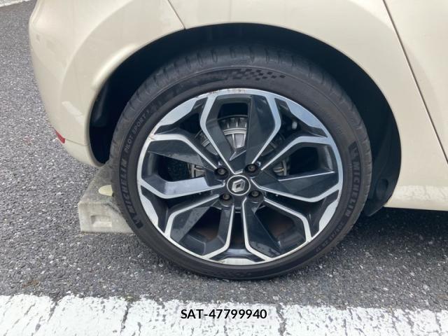 Renault LUTECIA 2017-09 7329725-9