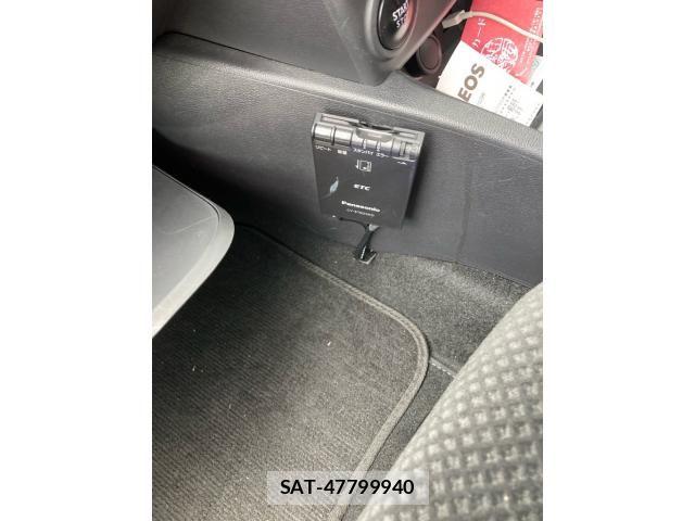 Renault LUTECIA 2017-09 7329725-22