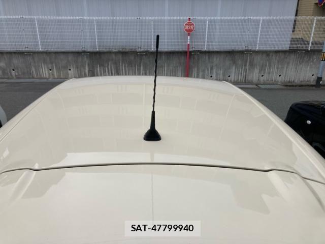 Renault LUTECIA 2017-09 7329725-23