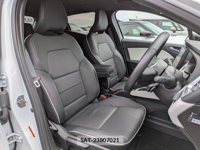 Renault LUTECIA 2024-06 7329726-15