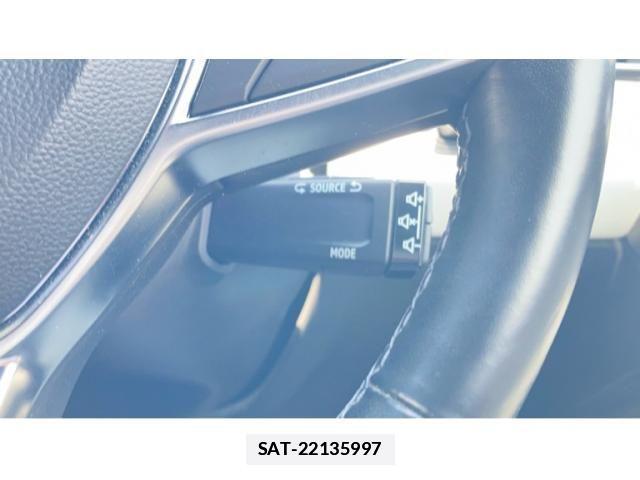 Renault LUTECIA 2023-02 7329722-26
