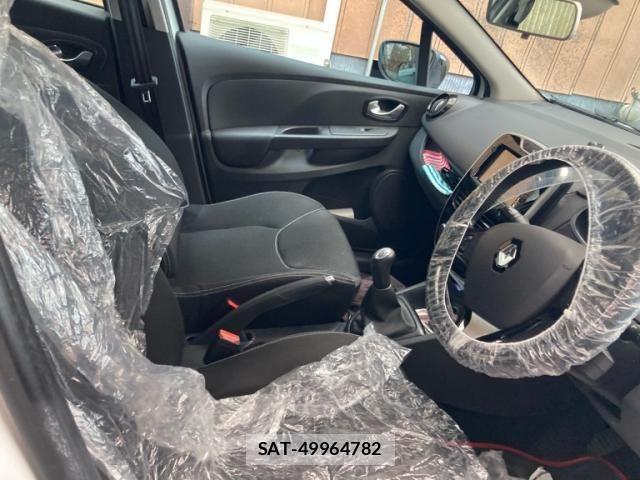 Renault LUTECIA 2015-06 7359590-4