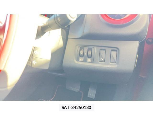 Renault LUTECIA 2013-07 7393860-10