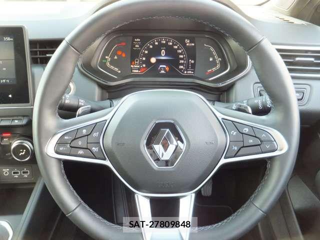 Renault LUTECIA 2023-05 7457302-9