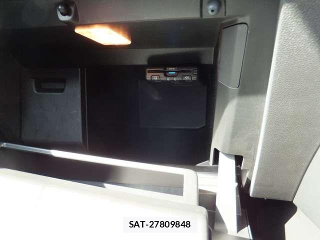 Renault LUTECIA 2023-05 7457302-16
