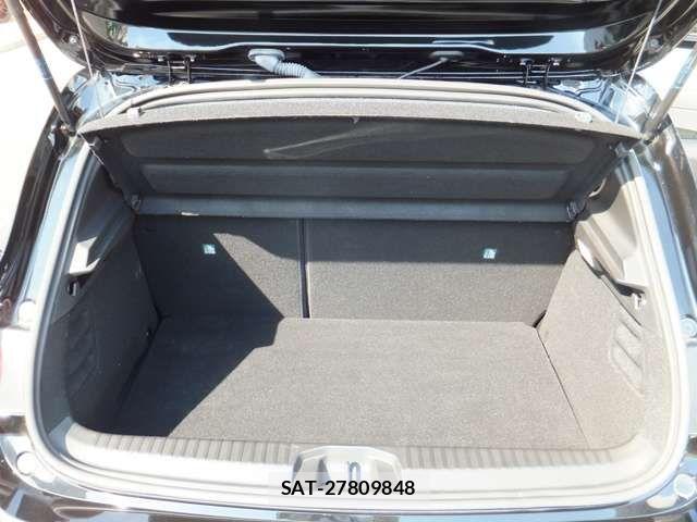 Renault LUTECIA 2023-05 7457302-18