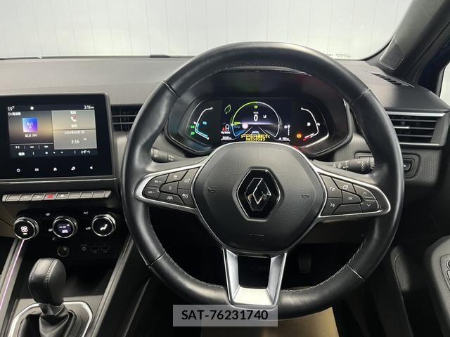 Renault LUTECIA 2023-02 7457303-11