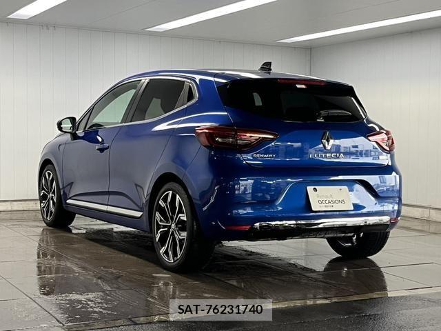 Renault LUTECIA 2023-02 7457303-2