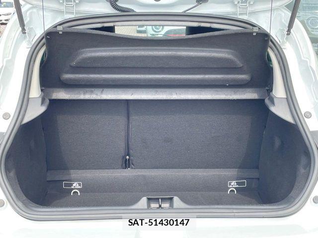 Renault LUTECIA 2018-03 7502589-11