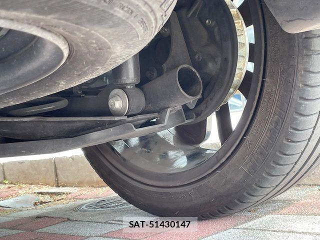 Renault LUTECIA 2018-03 7502589-18
