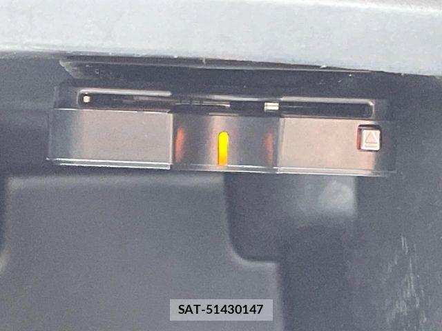 Renault LUTECIA 2018-03 7502589-6