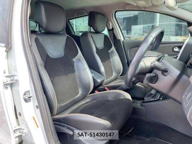 Renault LUTECIA 2018-03 7502589-8