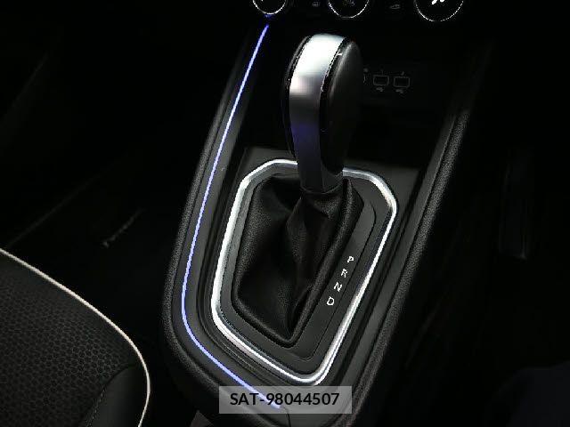 Renault LUTECIA 2021-06 7502585-10
