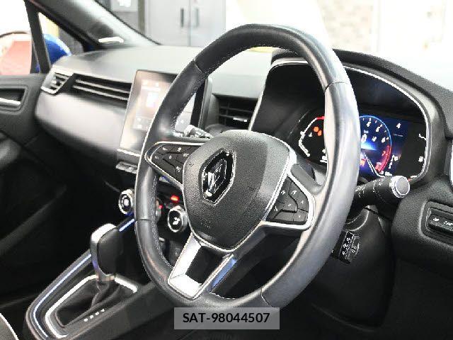 Renault LUTECIA 2021-06 7502585-23