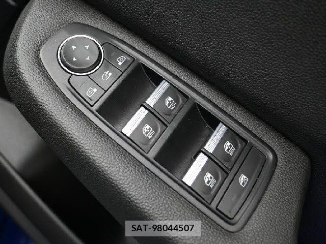 Renault LUTECIA 2021-06 7502585-29